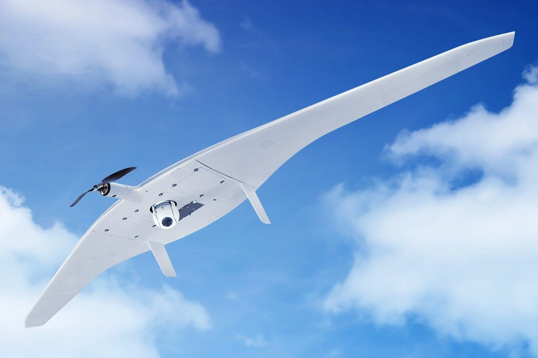 Guerra-de-Drones-2025-Enjambres-Autónomos-y-la-Batalla-por-el-Black-Sky-en-Ucrania