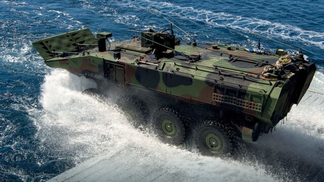 Imagen de portada: España habría elegido un 8x8 derivado del SuperAV para sustituir a sus AAV-7A1