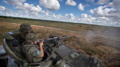 Imagen de portada: El Ejército de Tierra prepararía un acuerdo marco de hasta 22,69 millones para ametralladoras pesadas