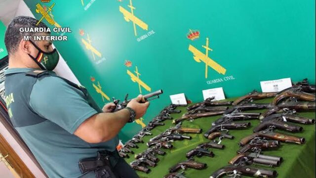guardia civil incautacion de armas 9mm