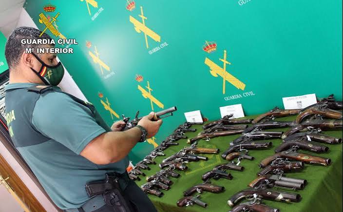 guardia civil incautacion de armas 9mm