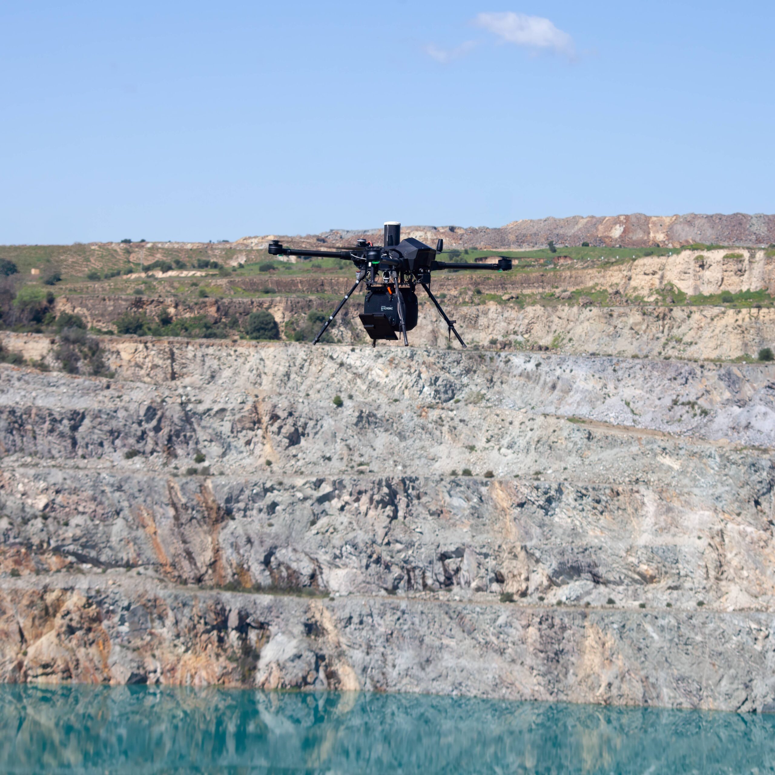 Imagen de portada: Indra habría adquirido una empresa barcelonesa especializada en radares SAR y drones