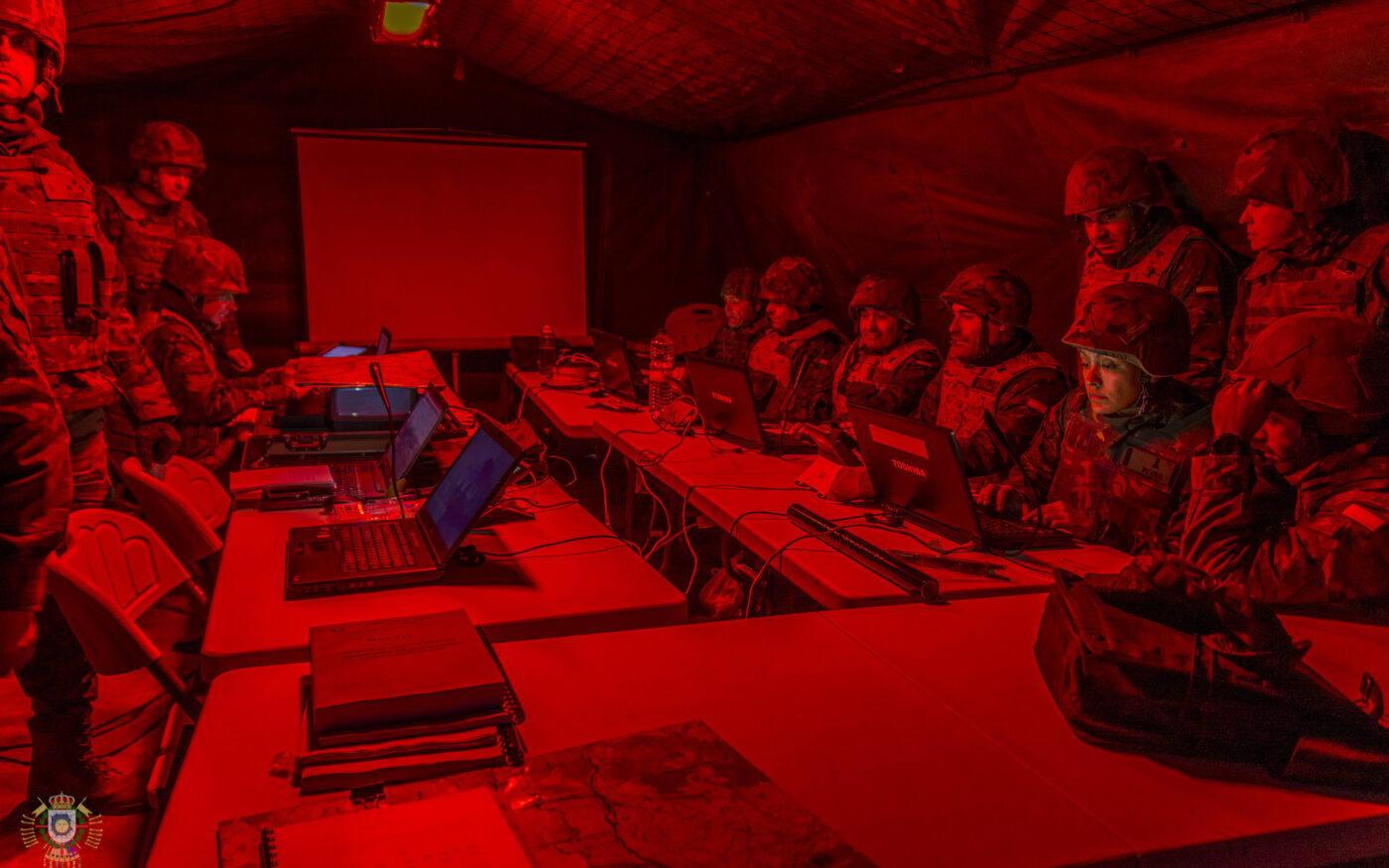 Imagen de portada: El Ejército de Tierra habría adjudicado a Indra por 5,6 millones el mantenimiento del sistema de guerra electrónica Gesta