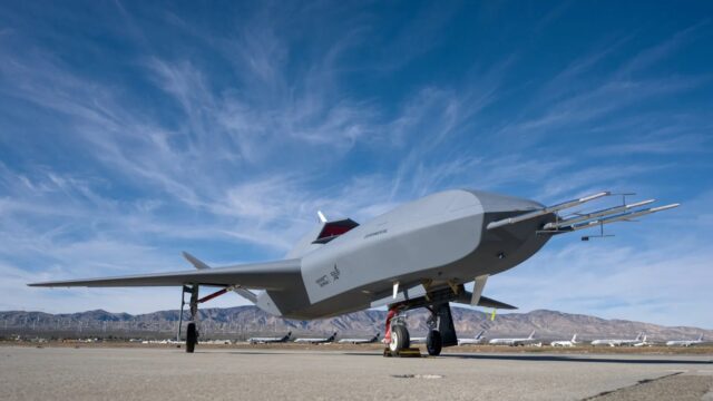 Imagen de portada: El YFQ-48A Talon Blue de Northrop Grumman habría completado su primer vuelo autónomo