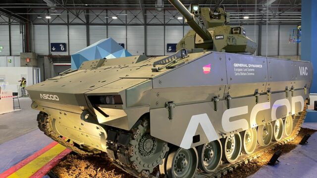 Imagen de portada: El programa VAC sigue pendiente de iniciar la producción en serie por las diferencias entre Defensa y la industria