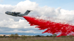 Imagen de portada: Reino Unido prepara una capacidad de extinción de incendios para sus A400M y Chinook