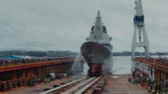 Imagen de portada: Navantia bota en Ferrol la fragata F-112 «Roger de Lauria» para la Armada española