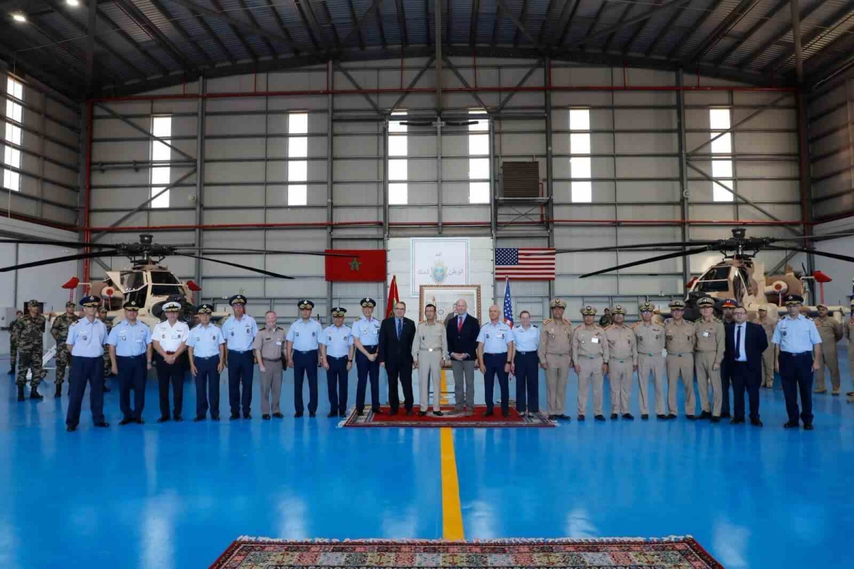 Imagen de portada: Marruecos eleva a 19 su flota de helicópteros AH-64E Apache tras recibir seis nuevas unidades